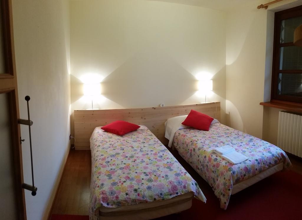 شقة La Casa In Collina ألبا المظهر الخارجي الصورة