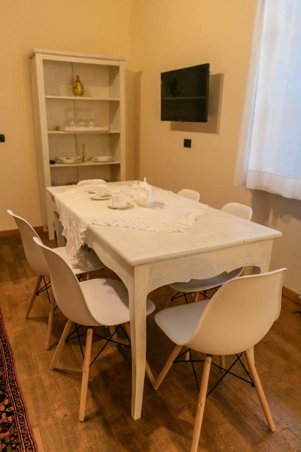 شقة La Casa In Collina ألبا المظهر الخارجي الصورة